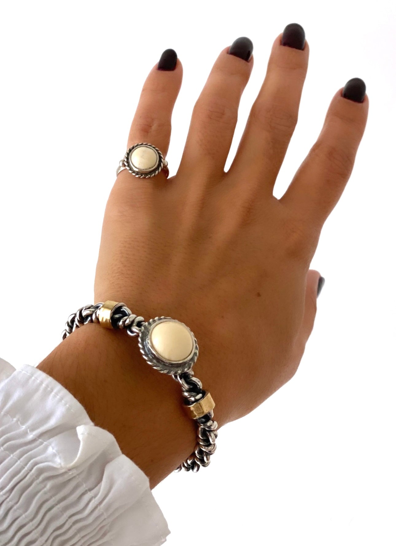 Anel em prata com pedra marfim vegetal