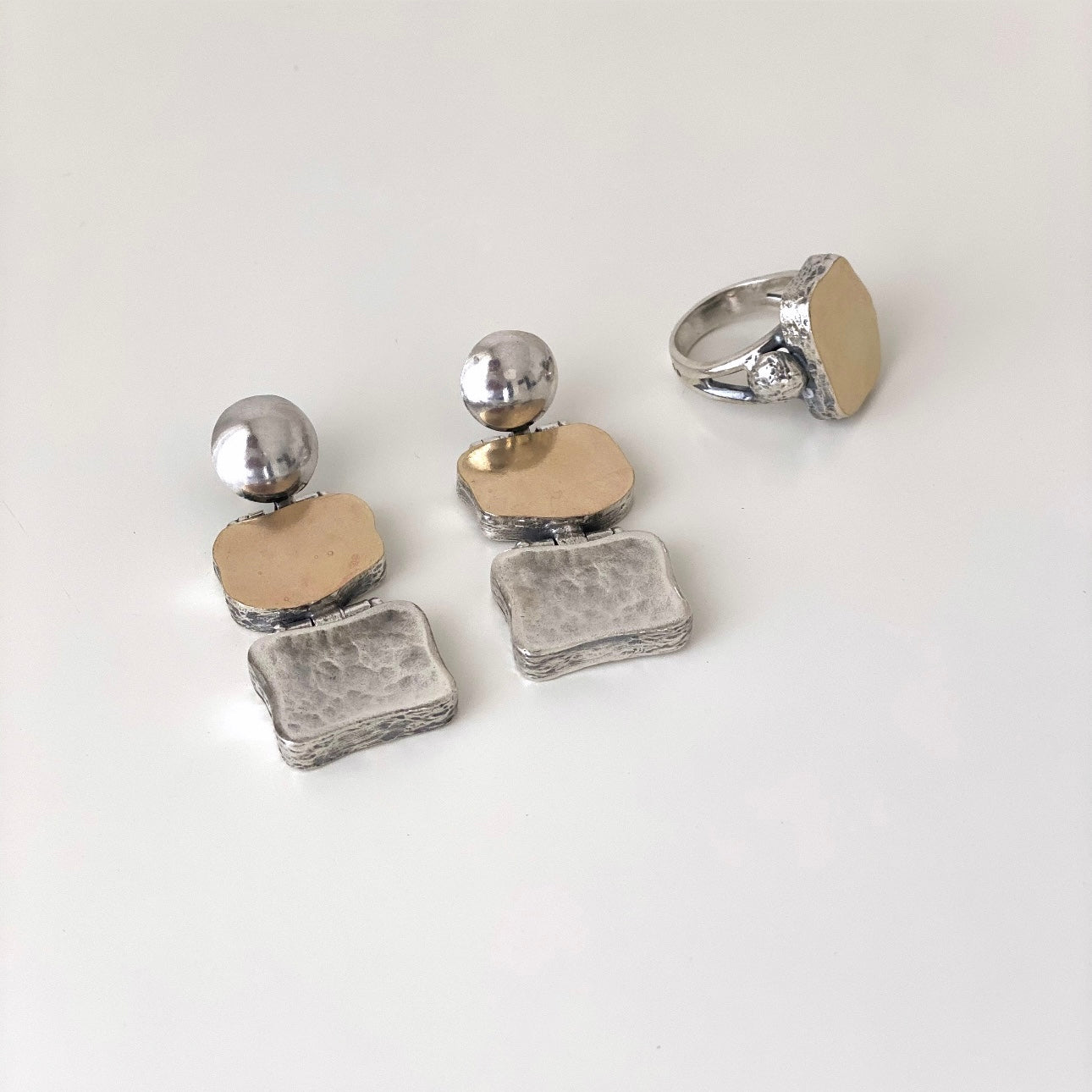 Brincos compridos prata e ouro