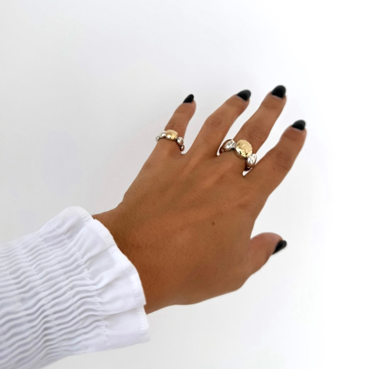 Anel com bolinha em ouro (grande)