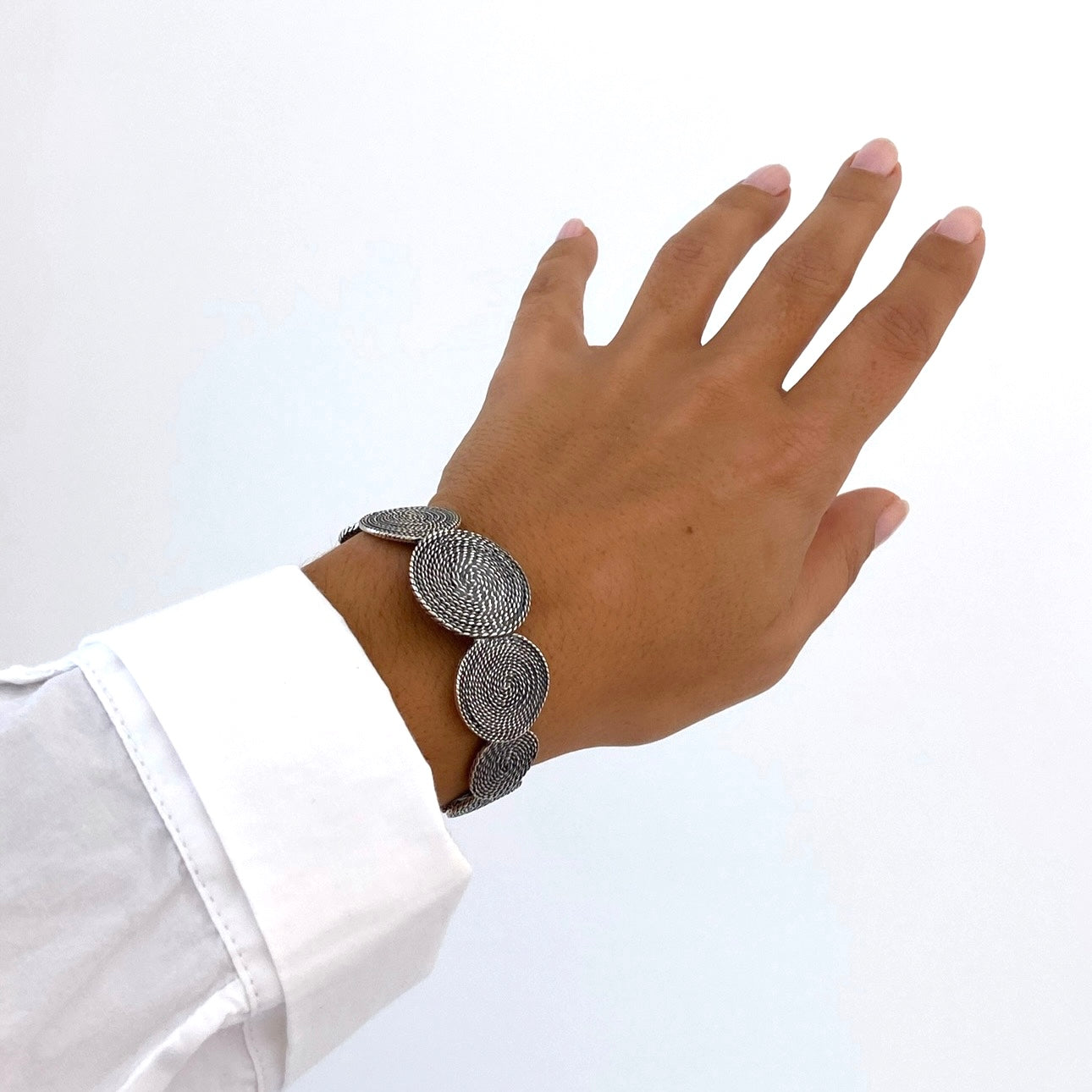 Escrava circular em prata