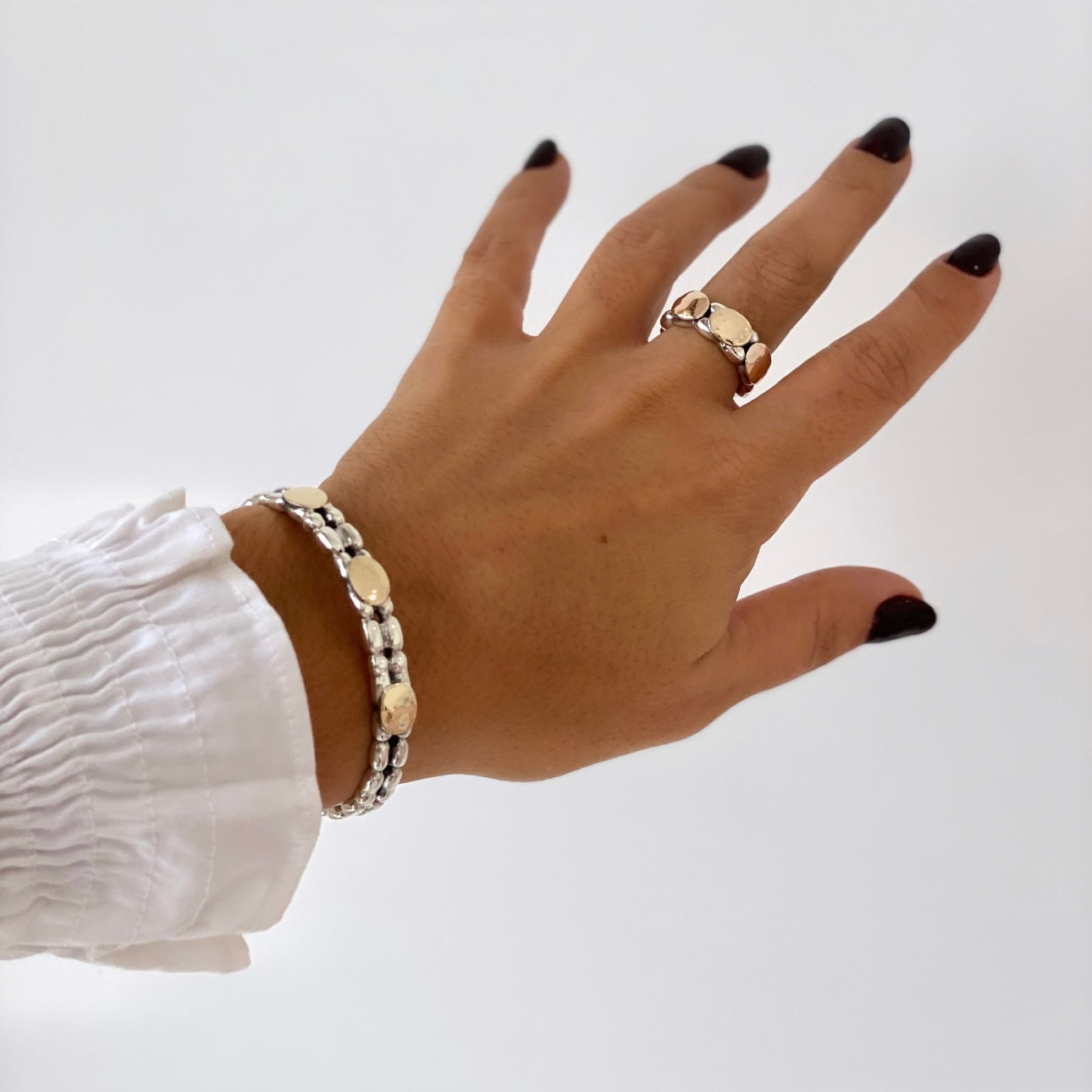 Escrava pepitas ovais em ouro