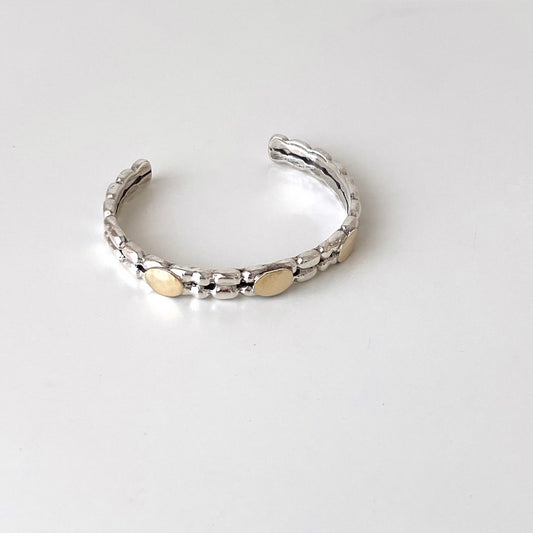 Escrava pepitas ovais em ouro