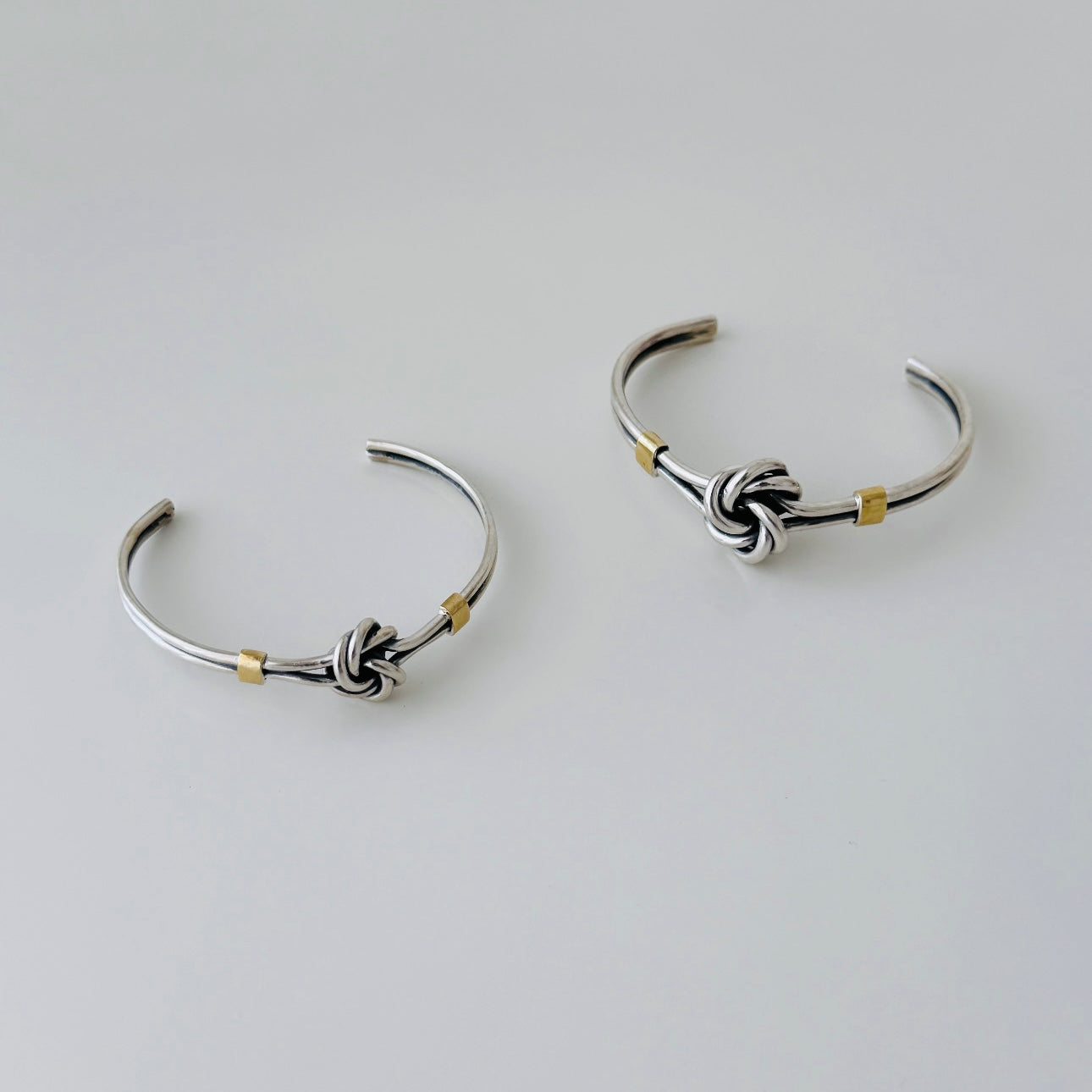 Escrava de nó com ouro