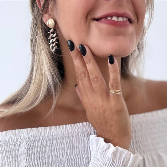 Brinco comprido com topo em ouro