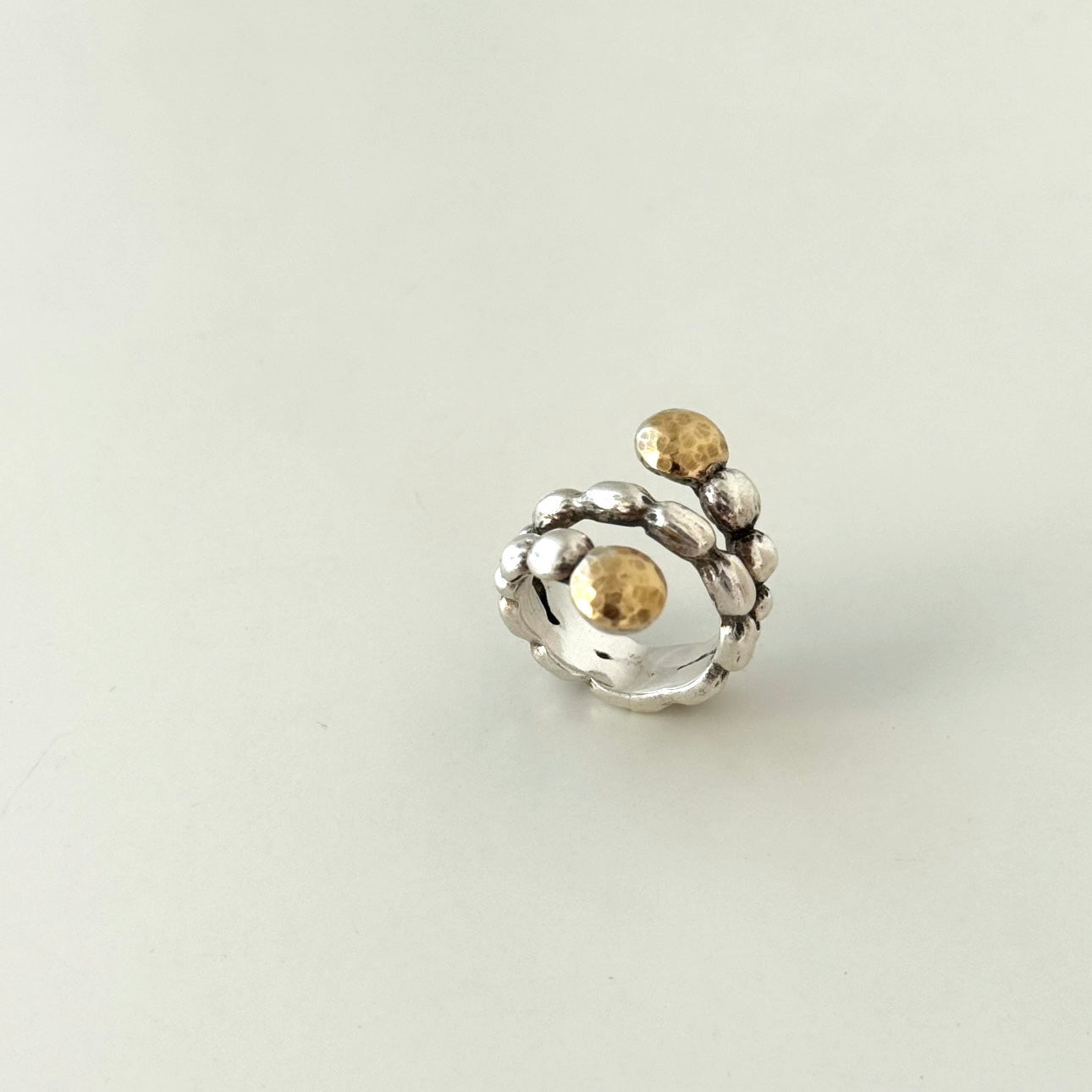 Anel duplo bolinha em ouro