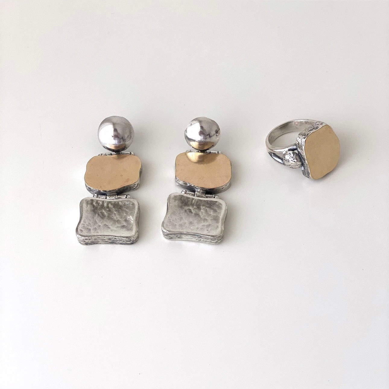 Brincos compridos prata e ouro