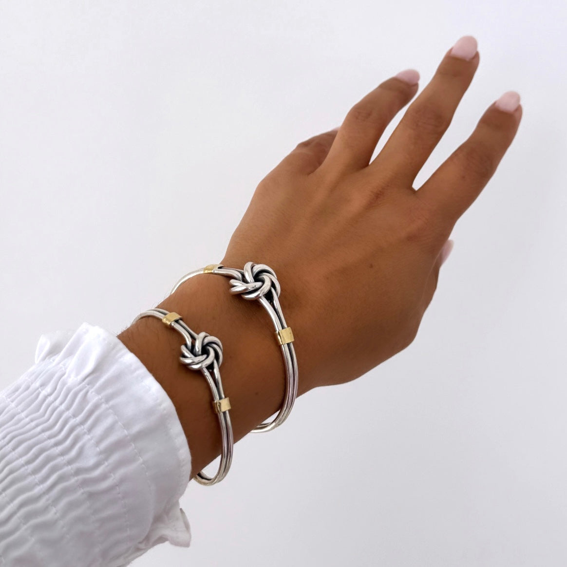 Escrava de nó com ouro