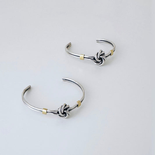 Escrava de nó com ouro