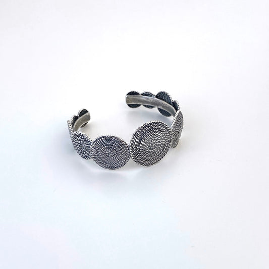 Escrava circular em prata