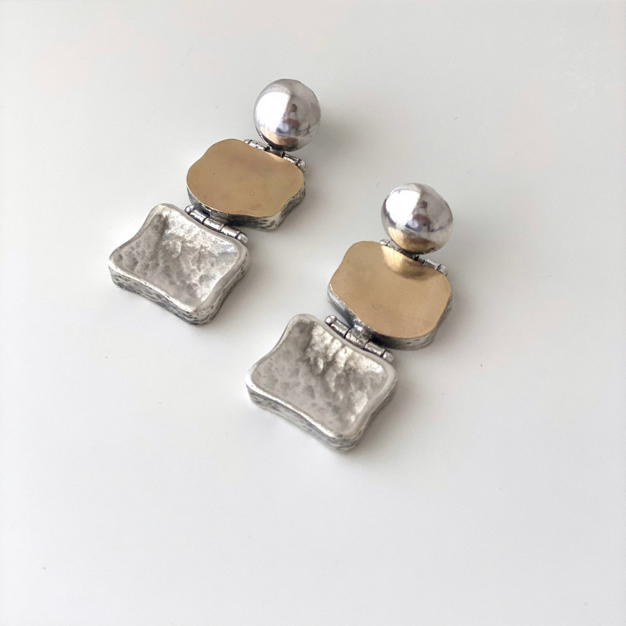 Brincos compridos prata e ouro