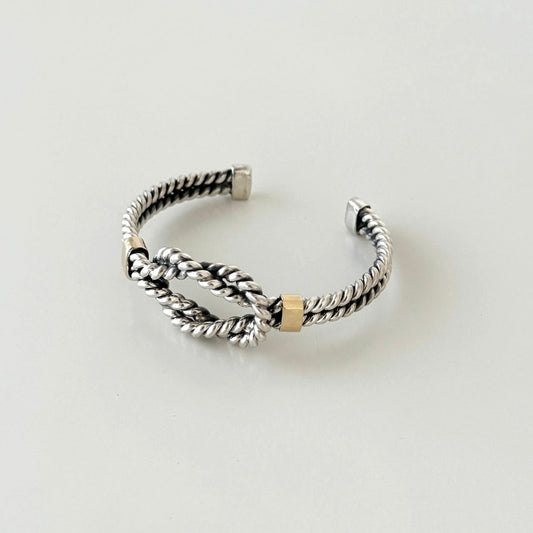 Escrava de nó entrançada